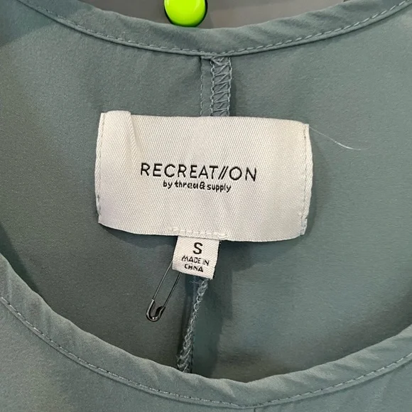 Recreation by Thread & Supply Quick Dry Racer Back Maxi Size S - Picture 2 of 9